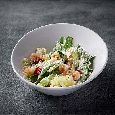 Салат с креветками и соусом цезарь в Zest Coffee & Wine по цене 590 ₽