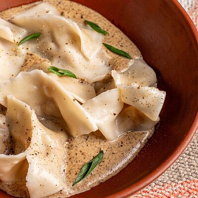 Месхури с цыплёнком в сливочно-грибном соусе в Нино по цене 610 ₽