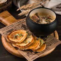 Княжеская мачанка с пышными блинчиками в Друзья ресторан-пивоварня