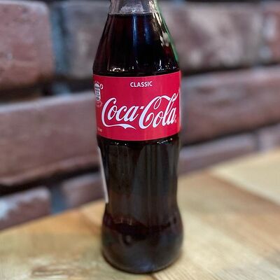 Coca-cola classic в стекле в Rezept по цене 180 ₽