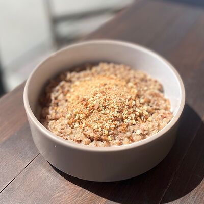  Гречневая каша с медовой крошкойв Ну и что по цене 350 ₽