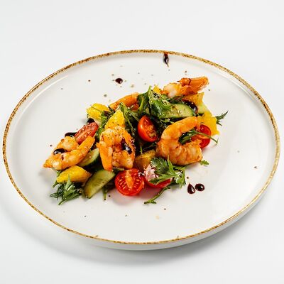 Цитрусовый салат с креветками в Космос по цене 680 ₽