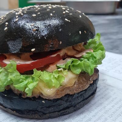 Blek Бургер в Mr. Grill по цене 690 ₽