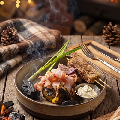 Печеный как в детстве картофель из костра в ресторан 