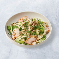 Салат с куриным филе, яблоком и орехом в Vaffel Норвежские вафли