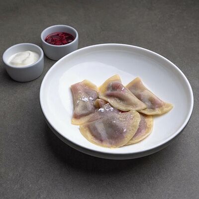 Вареники с пряной вишней и бобами тонка в 321 Club by Novikov по цене 690