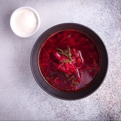 Борщ с салом и бородинским хлебом в Ранчо Grill & Bar по цене 590 ₽