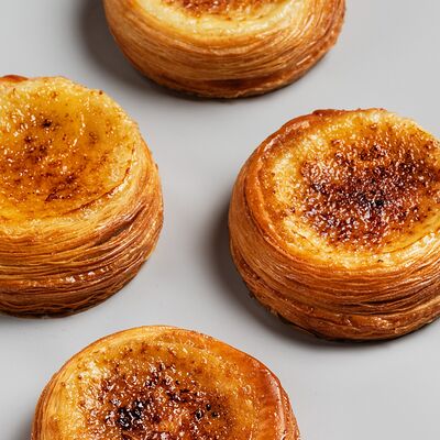 Парижская слойка с крем-брюле в Кондитерская пекарня Варвара и Jerome по цене 318 ₽