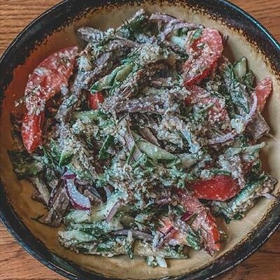 Салат фирменный Соль & перец в Соль & Перец по цене 537 ₽