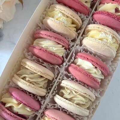 Макарон ассорти 5 вкусов №2 в Кондитерская Конфетка Питер по цене 1955 ₽