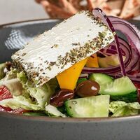 Салат Греческий в Adriano