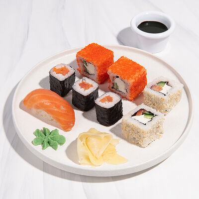 Ассорти роллов в Магбургер & Братья Караваевы по цене 385