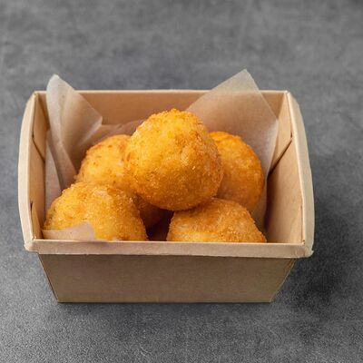 Сырные шарики фри 5 штук в Кафе на Филатова по цене 210 ₽