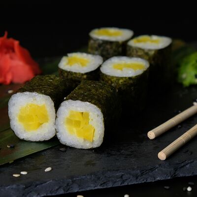 Хосомаки с такуаном в Caviar Rolls по цене 169 ₽