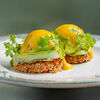 Крабкейк с яйцом, цукини и голландским соусом в Grace Bistro по цене 1850
