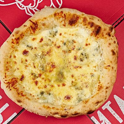 Пицца Четыре сырав Итальянцы по цене 490 ₽