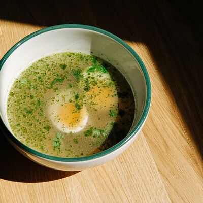 Суп куриный с песто в SOVA по цене 550 ₽