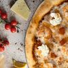 Пицца с лососем и креветками 25 см в Gagarina pizza по цене 1190