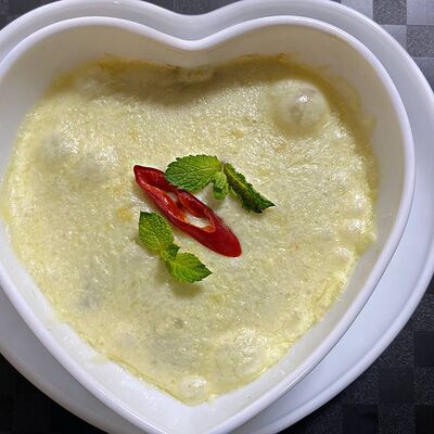 Жюльен с грибами и курицей под сыром моцарелла в Luna по цене 419 ₽