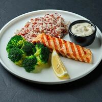 Лосось на гриле в Mesto Sushi & Grill