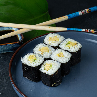 Маки с авокадо в Изи Паб по цене 245 ₽