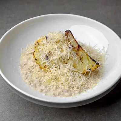 Цветная капуста, ризотто из перловки, пармезан в 321 Club by Novikov по цене 840