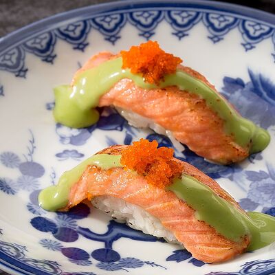 Fire-суши с лососем в Хариzма по цене 350