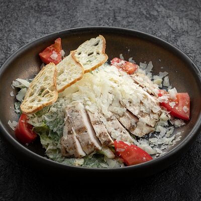 Цезарь с цыпленком в Вода & Еда по цене 712 ₽