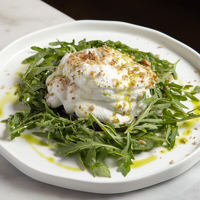 Копченая свекла с муссом из сыра сиртаки в Chopbbq по цене 550 ₽