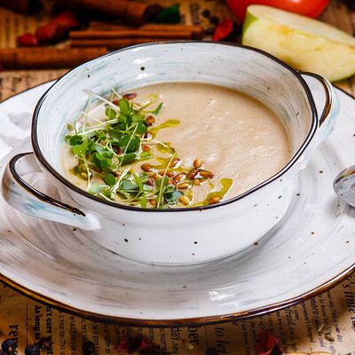 Грибной крем суп из белых грибов с кедровыми орешками в Столица по цене 790 ₽