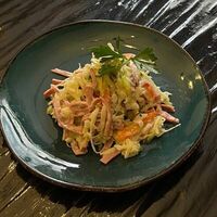 Салат из капусты, сервелата с перцем и свежим огурцом в Длинный нос