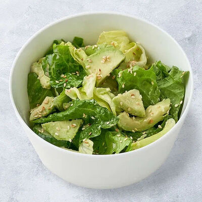 Зеленый салат с авокадо в Vaffel Норвежские вафли, завтраки, кофе по цене 540 ₽