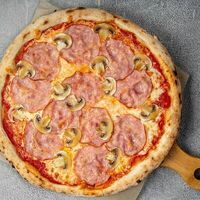 Ветчина и грибы в Искра Бистро