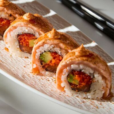 Ролл крейзи лосось в Качуко по цене 890 ₽