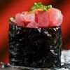 Гункан с тунцом спайси в Godzilla Ramen Sushi Bar по цене 220