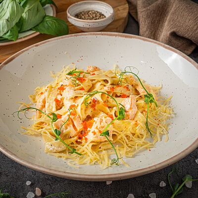 Паста с лососем и икрой в Поляна по цене 1050 ₽