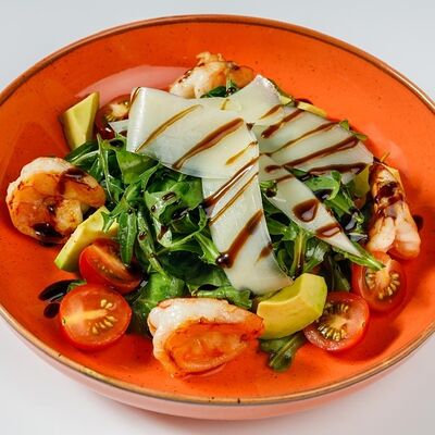 Салат с рукколой и креветками (я) в Бургари по цене 970 ₽