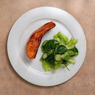 Форель с зеленым салатом в Трапезная по цене 1210 ₽