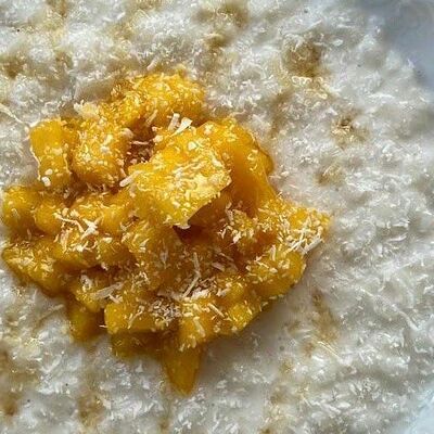 Рисовая каша с манго на кокосовом молоке и бананом в Blanche по цене 450 ₽