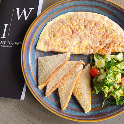 Омлет с ветчинойв I Want Coffee & Food по цене 560 ₽