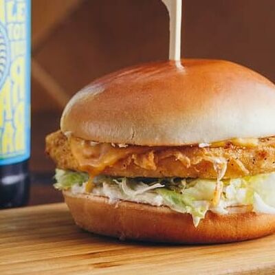 Chicken Burger в The revolver pub по цене 339 ₽