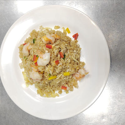 Жареный рис с креветками и овощами в Китайский фонарик по цене 650 ₽
