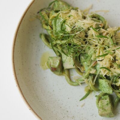 Паста с цыпленком и грибами в Блиныпицца по цене 610 ₽