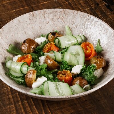 Салат с лососем и картофелем в TATEV по цене 1050 ₽