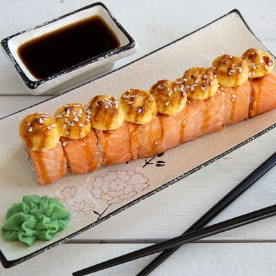 Запеченный ролл Филадельфия в 4 Лосося по цене 799