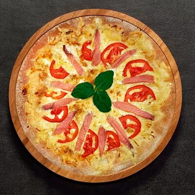 Пицца С Рыбой 30 см в ПиццаПлюс по цене 1050 ₽