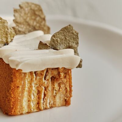 Медовик в Folk по цене 590 ₽