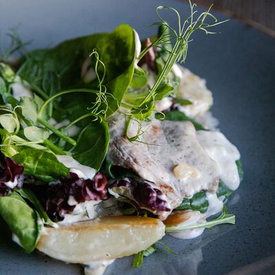 Салат с телятиной и пряными травами в Старый город по цене 720