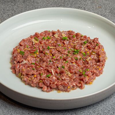 Тартар говядина в 321 Club by Novikov по цене 980