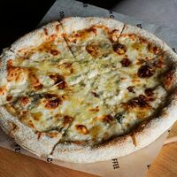 Пицца четыре сыра 30 см в Dimcoffee